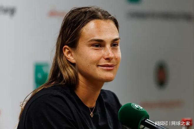 举重比赛的 举重比赛的